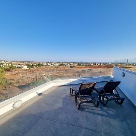 Lucky Strike Apartment Paralimni Ngoại thất bức ảnh