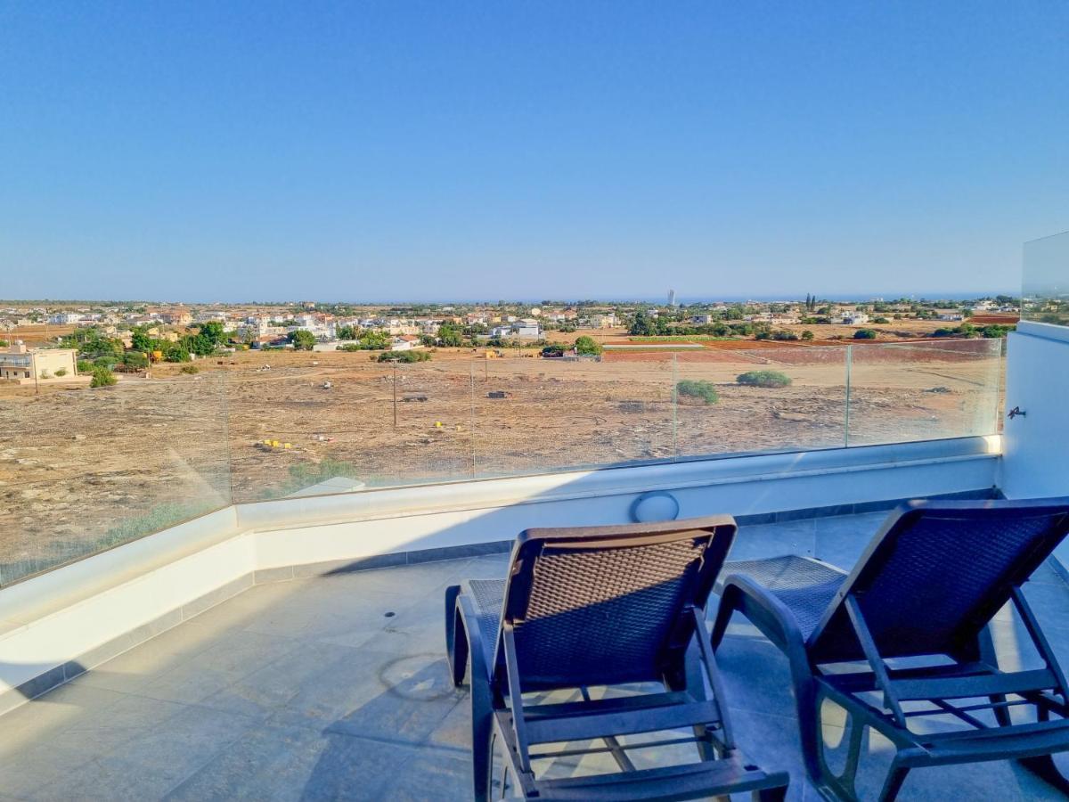Lucky Strike Apartment Paralimni Ngoại thất bức ảnh